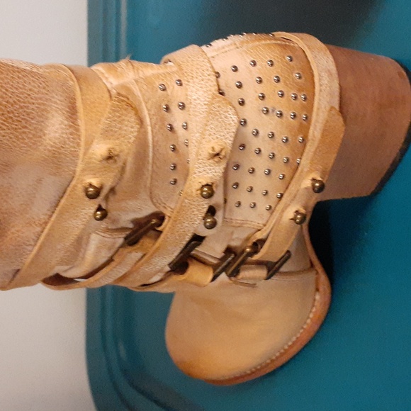 Rare!! Freebird fb-coy in mint condition  size 9  wore once for a wedding - Picture 10 of 11